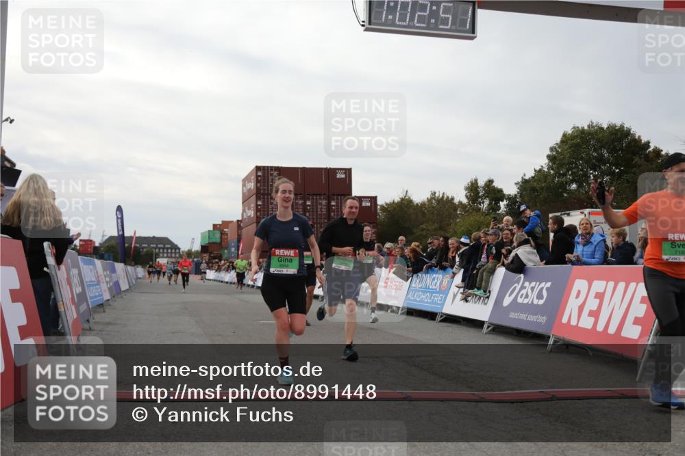 03.10.2025 - Köhlbrandbrückenlauf Yannick Fuchs http://msf.ph/oto/8991448 03.10.2025 16:02:50 Ziel 7099, 7180, 7277, 7278, 7386, 8048, 9511, 9595, 9670 meine-sportfotos.de