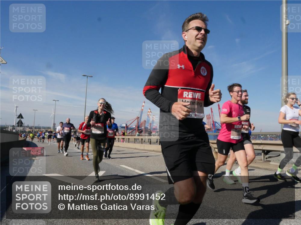 03.10.2025 - Köhlbrandbrückenlauf Matties Gatica Varas http://msf.ph/oto/8991452 03.10.2025 12:42:27 Position 2 696, 2 meine-sportfotos.de