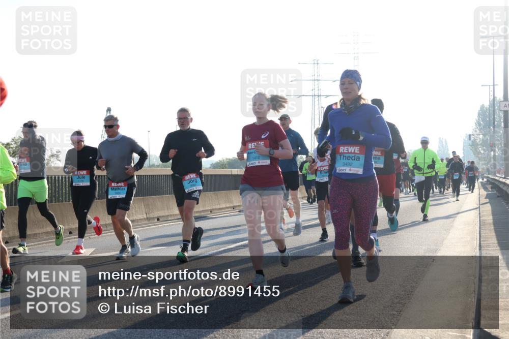 03.10.2025 - Köhlbrandbrückenlauf Luisa Fischer http://msf.ph/oto/8991455 03.10.2025 10:16:24 Position 3 1410, 1478, 3492, 3683 meine-sportfotos.de