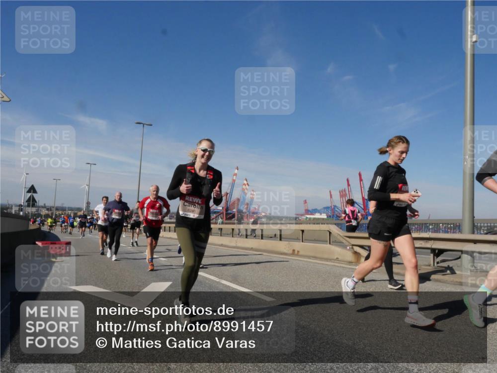 03.10.2025 - Köhlbrandbrückenlauf Matties Gatica Varas http://msf.ph/oto/8991457 03.10.2025 12:42:27 Position 2 6281 meine-sportfotos.de