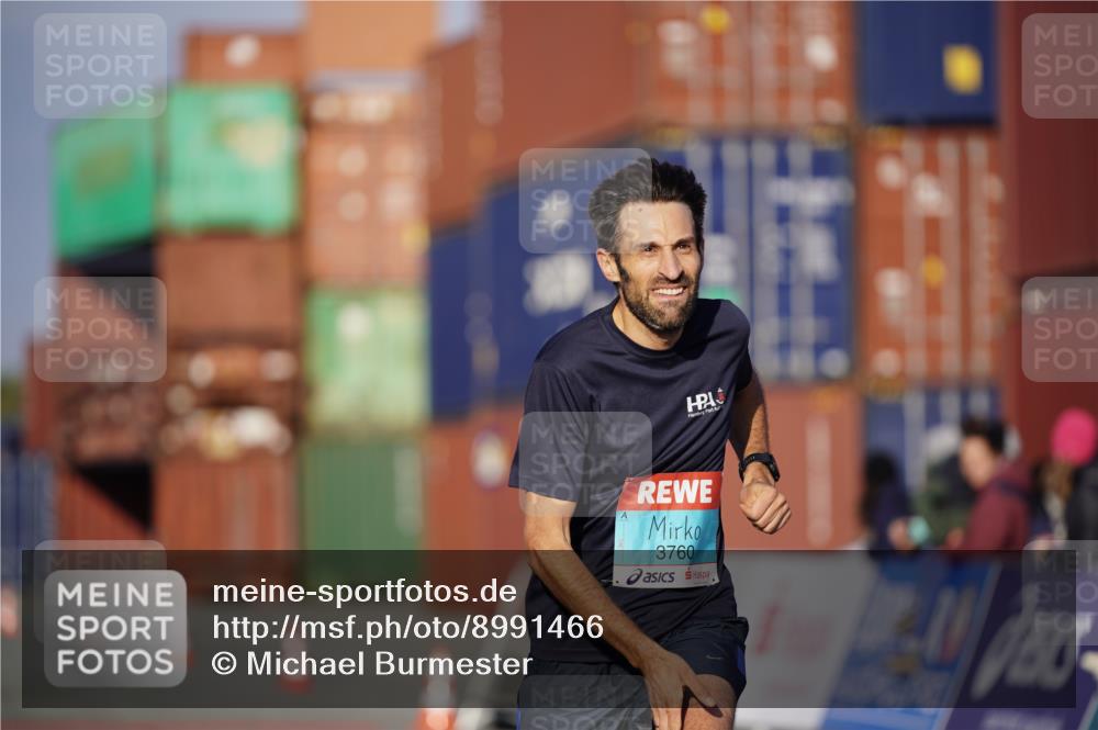 03.10.2025 - Köhlbrandbrückenlauf Michael Burmester http://msf.ph/oto/8991466 03.10.2025 09:46:55 Ziel 1013, 3760 meine-sportfotos.de