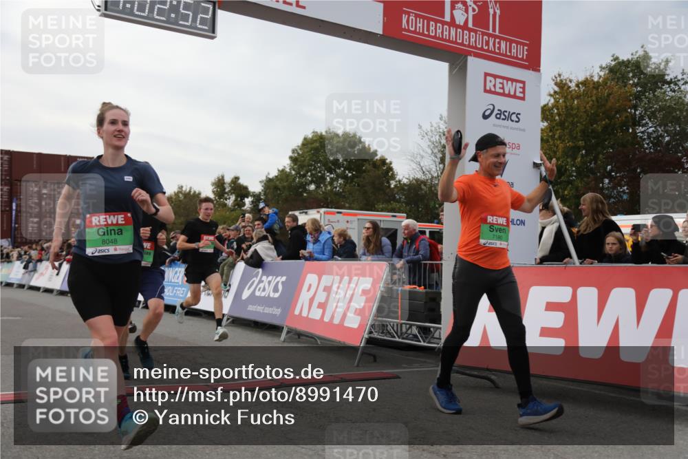 03.10.2025 - Köhlbrandbrückenlauf Yannick Fuchs http://msf.ph/oto/8991470 03.10.2025 16:02:50 Ziel 7099, 7180, 7277, 7278, 7386, 8048, 9511, 9595, 9670 meine-sportfotos.de