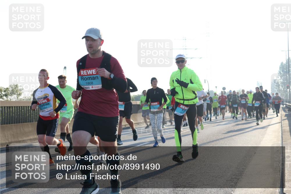 03.10.2025 - Köhlbrandbrückenlauf Luisa Fischer http://msf.ph/oto/8991490 03.10.2025 10:16:27 Position 3 1314, 1808 meine-sportfotos.de