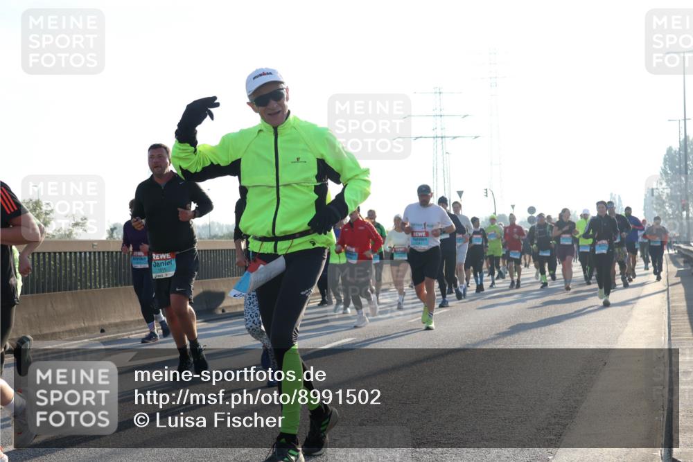 03.10.2025 - Köhlbrandbrückenlauf Luisa Fischer http://msf.ph/oto/8991502 03.10.2025 10:16:28 Position 3 1015 meine-sportfotos.de