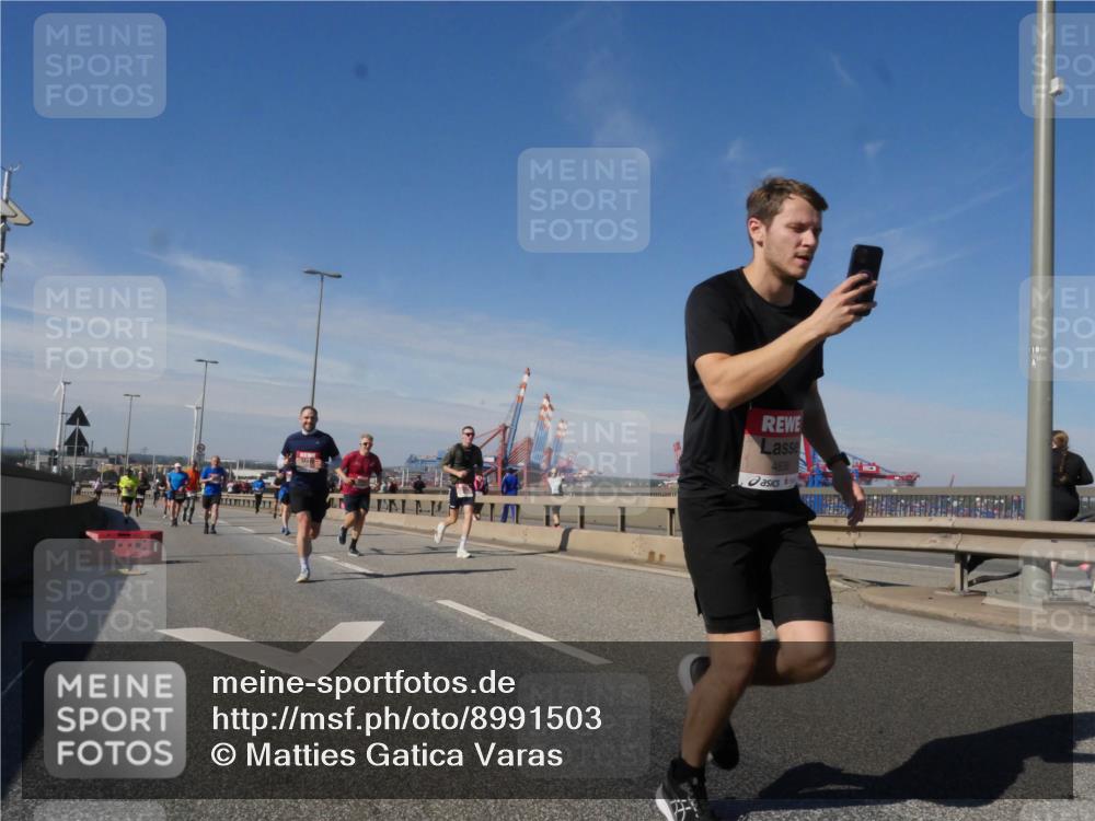 03.10.2025 - Köhlbrandbrückenlauf Matties Gatica Varas http://msf.ph/oto/8991503 03.10.2025 12:42:33 Position 2 4836 meine-sportfotos.de