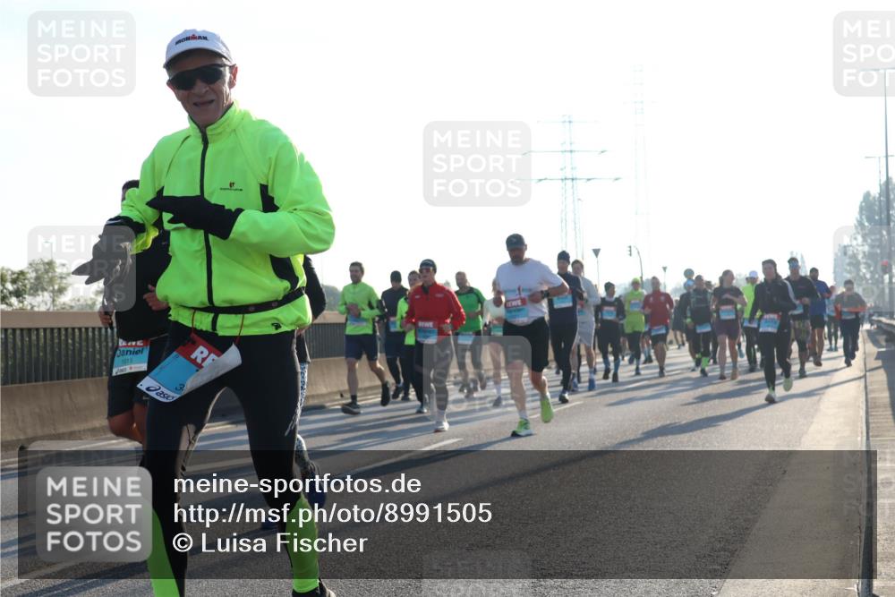 03.10.2025 - Köhlbrandbrückenlauf Luisa Fischer http://msf.ph/oto/8991505 03.10.2025 10:16:28 Position 3 1015, 60 meine-sportfotos.de