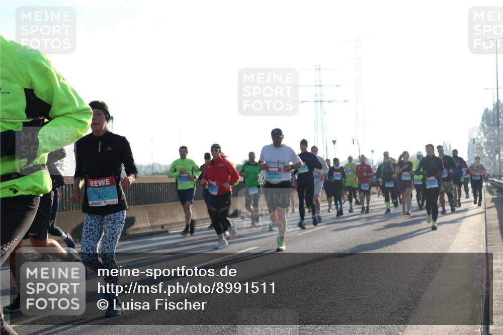 03.10.2025 - Köhlbrandbrückenlauf Luisa Fischer http://msf.ph/oto/8991511 03.10.2025 10:16:29 Position 3 3811 meine-sportfotos.de