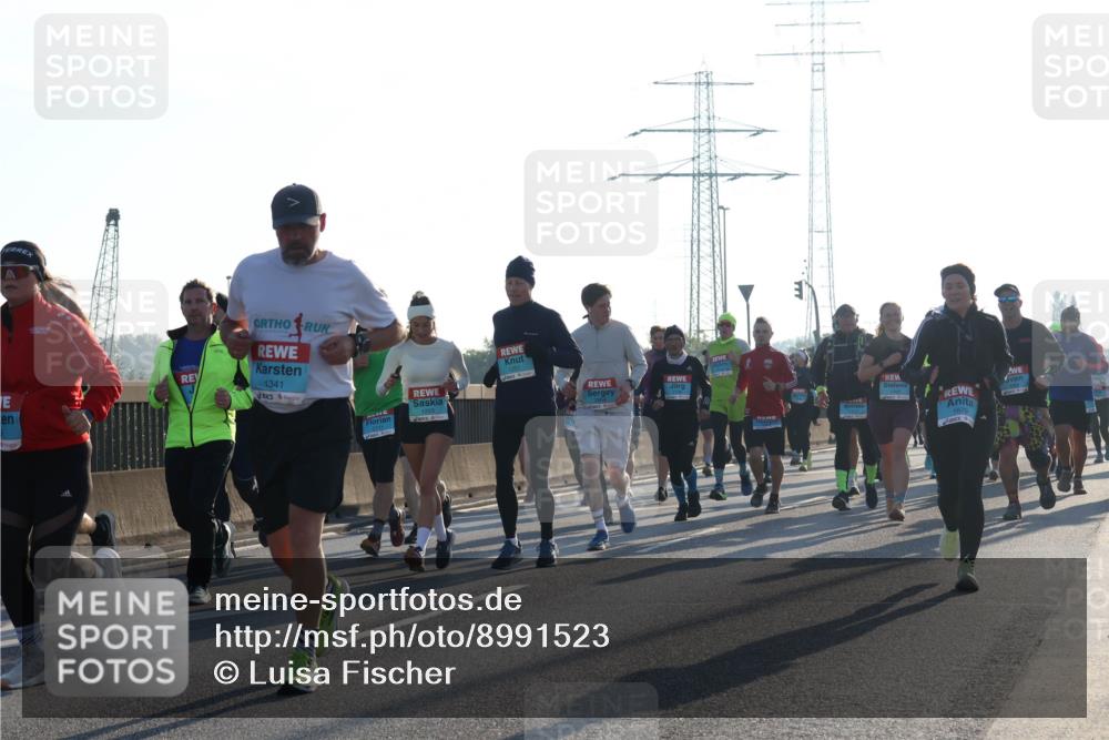 03.10.2025 - Köhlbrandbrückenlauf Luisa Fischer http://msf.ph/oto/8991523 03.10.2025 10:16:30 Position 3 1341, 1203, 1679 meine-sportfotos.de