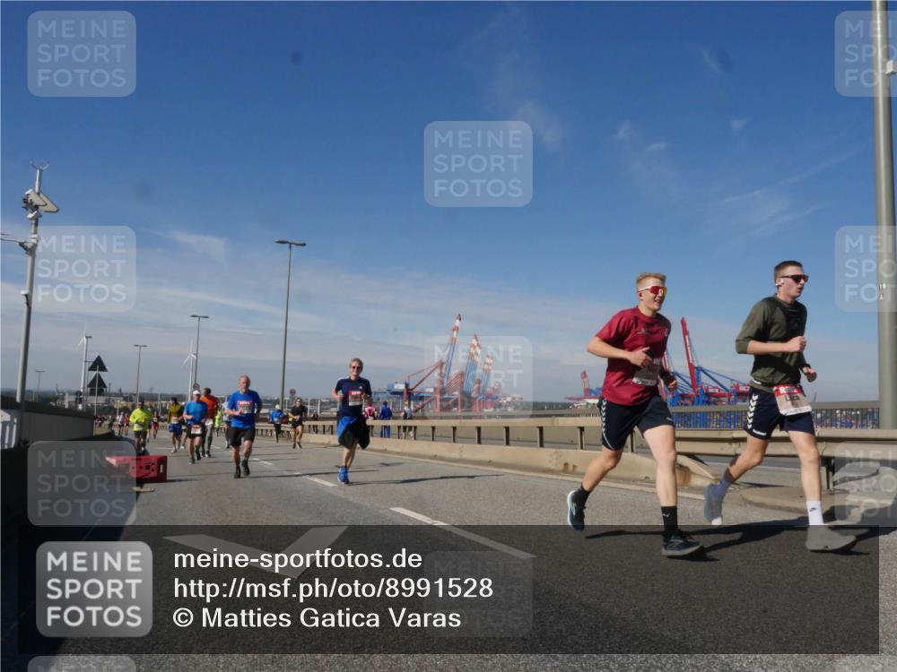 03.10.2025 - Köhlbrandbrückenlauf Matties Gatica Varas http://msf.ph/oto/8991528 03.10.2025 12:42:36 Position 2  meine-sportfotos.de