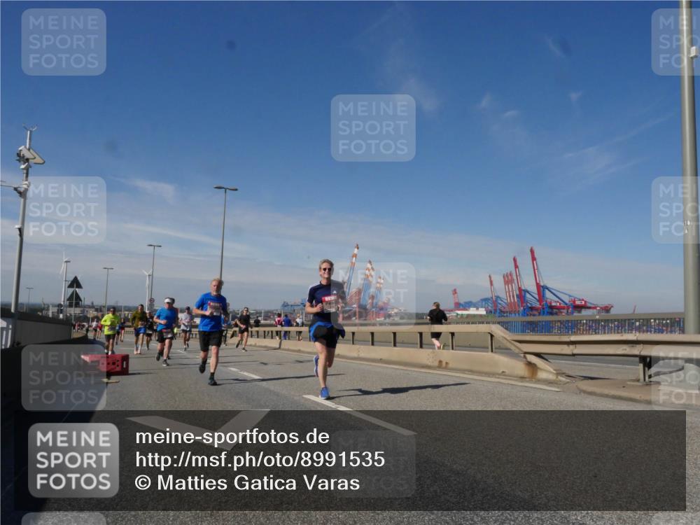03.10.2025 - Köhlbrandbrückenlauf Matties Gatica Varas http://msf.ph/oto/8991535 03.10.2025 12:42:37 Position 2  meine-sportfotos.de