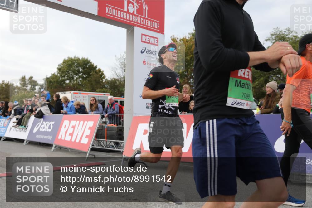 03.10.2025 - Köhlbrandbrückenlauf Yannick Fuchs http://msf.ph/oto/8991542 03.10.2025 16:02:52 Ziel 7099, 7180, 7277, 7278, 7386, 7923, 8048, 9023, 9511 meine-sportfotos.de