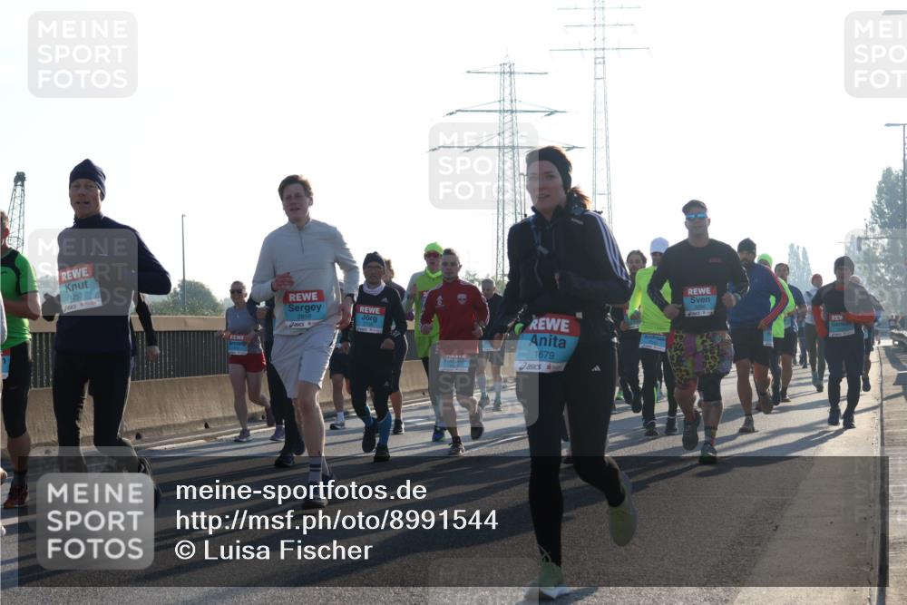 03.10.2025 - Köhlbrandbrückenlauf Luisa Fischer http://msf.ph/oto/8991544 03.10.2025 10:16:32 Position 3 1257, 2858, 1679 meine-sportfotos.de