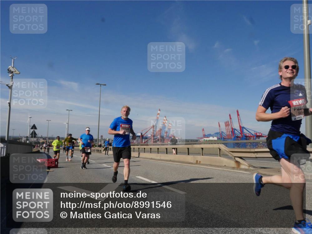 03.10.2025 - Köhlbrandbrückenlauf Matties Gatica Varas http://msf.ph/oto/8991546 03.10.2025 12:42:38 Position 2 5414 meine-sportfotos.de
