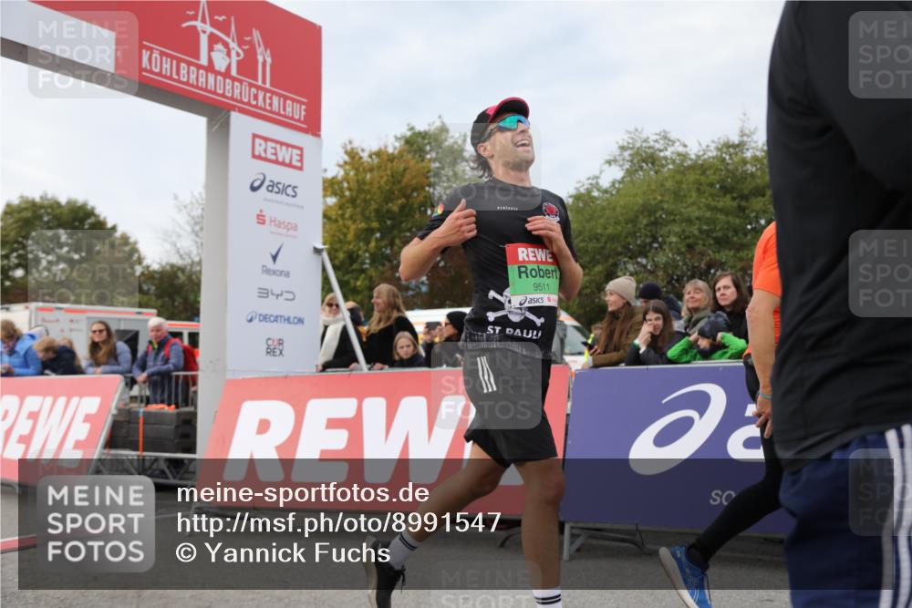 03.10.2025 - Köhlbrandbrückenlauf Yannick Fuchs http://msf.ph/oto/8991547 03.10.2025 16:02:52 Ziel 7099, 7180, 7277, 7278, 7386, 7923, 8048, 9023, 9511 meine-sportfotos.de