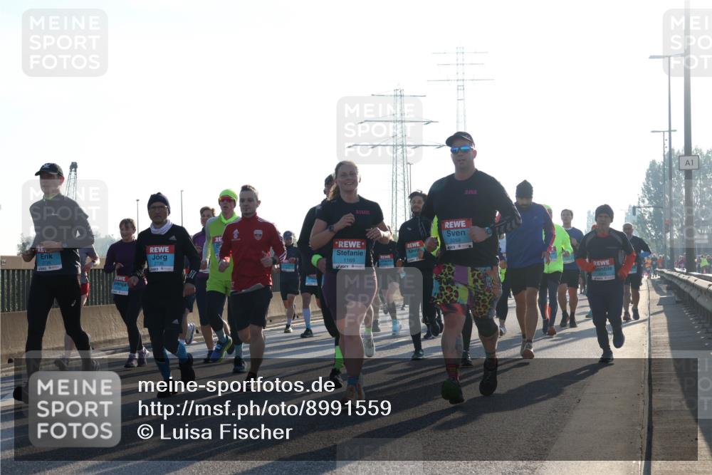 03.10.2025 - Köhlbrandbrückenlauf Luisa Fischer http://msf.ph/oto/8991559 03.10.2025 10:16:33 Position 3 2735, 2736, 1169, 3268, 1 meine-sportfotos.de