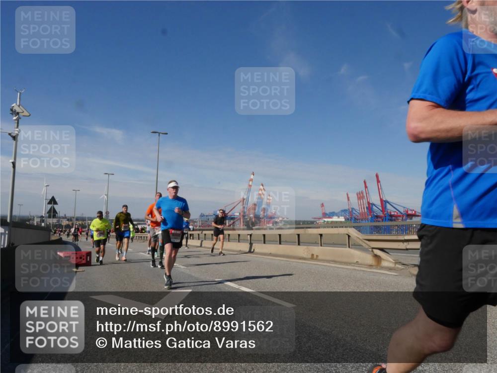 03.10.2025 - Köhlbrandbrückenlauf Matties Gatica Varas http://msf.ph/oto/8991562 03.10.2025 12:42:40 Position 2  meine-sportfotos.de