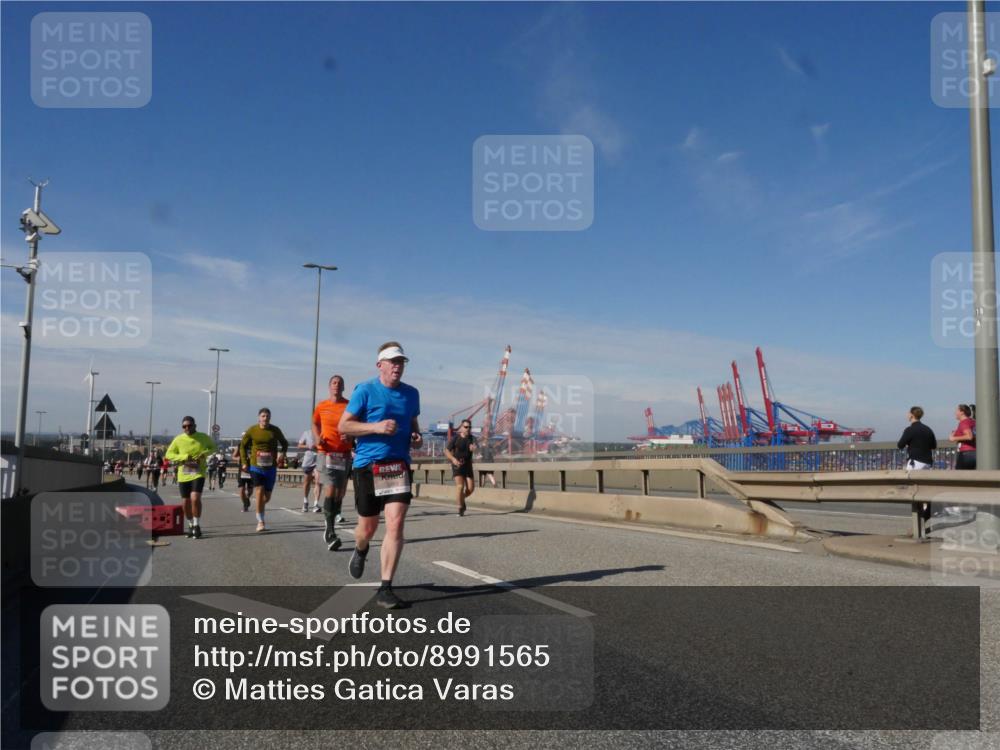 03.10.2025 - Köhlbrandbrückenlauf Matties Gatica Varas http://msf.ph/oto/8991565 03.10.2025 12:42:40 Position 2  meine-sportfotos.de
