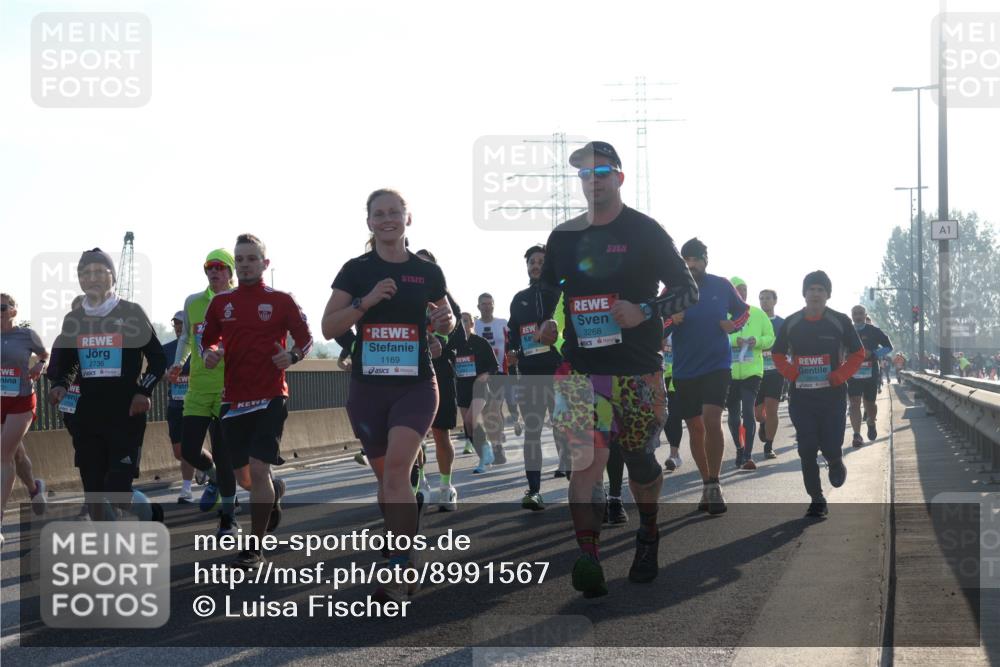 03.10.2025 - Köhlbrandbrückenlauf Luisa Fischer http://msf.ph/oto/8991567 03.10.2025 10:16:34 Position 3 2736, 1169, 3268, 1 meine-sportfotos.de