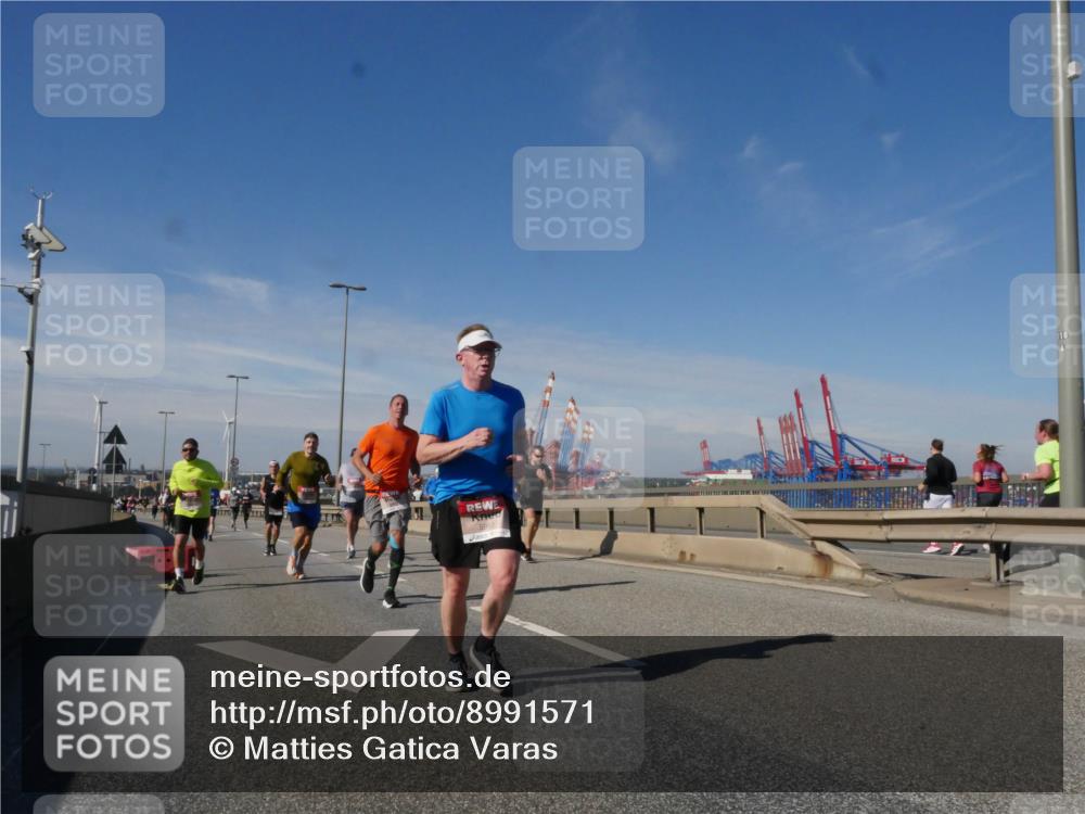 03.10.2025 - Köhlbrandbrückenlauf Matties Gatica Varas http://msf.ph/oto/8991571 03.10.2025 12:42:41 Position 2 118 meine-sportfotos.de