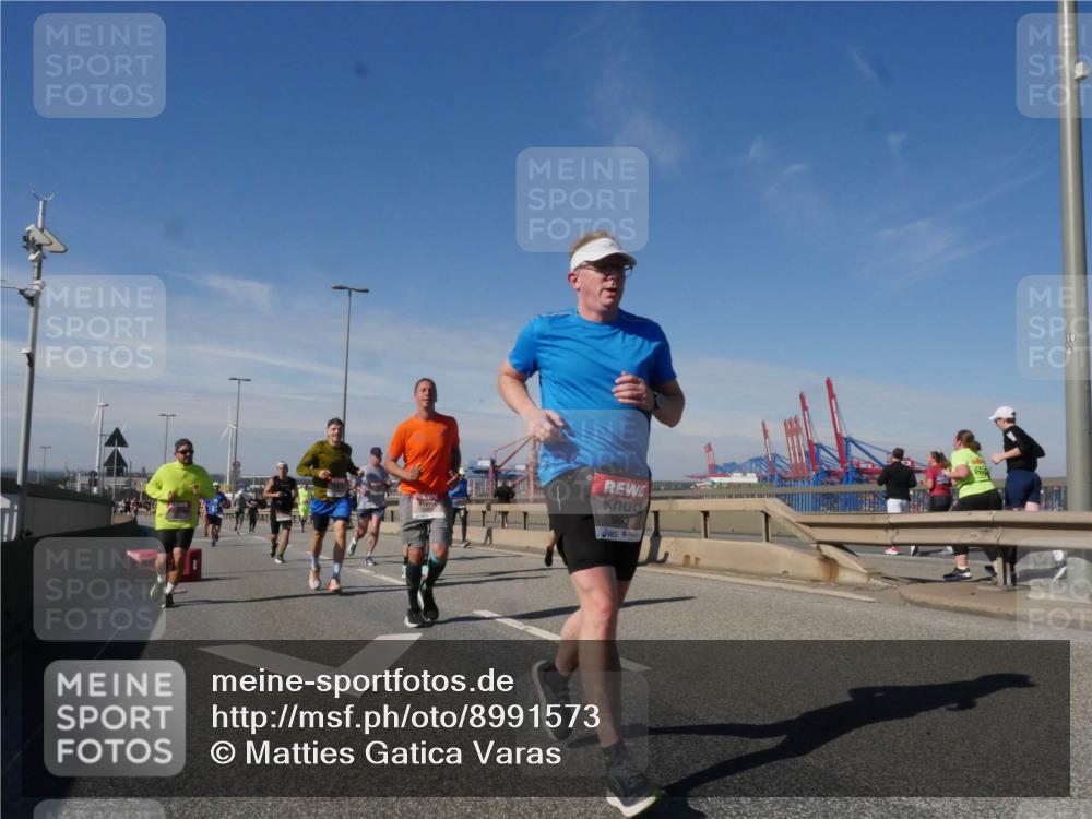 03.10.2025 - Köhlbrandbrückenlauf Matties Gatica Varas http://msf.ph/oto/8991573 03.10.2025 12:42:41 Position 2 5993 meine-sportfotos.de