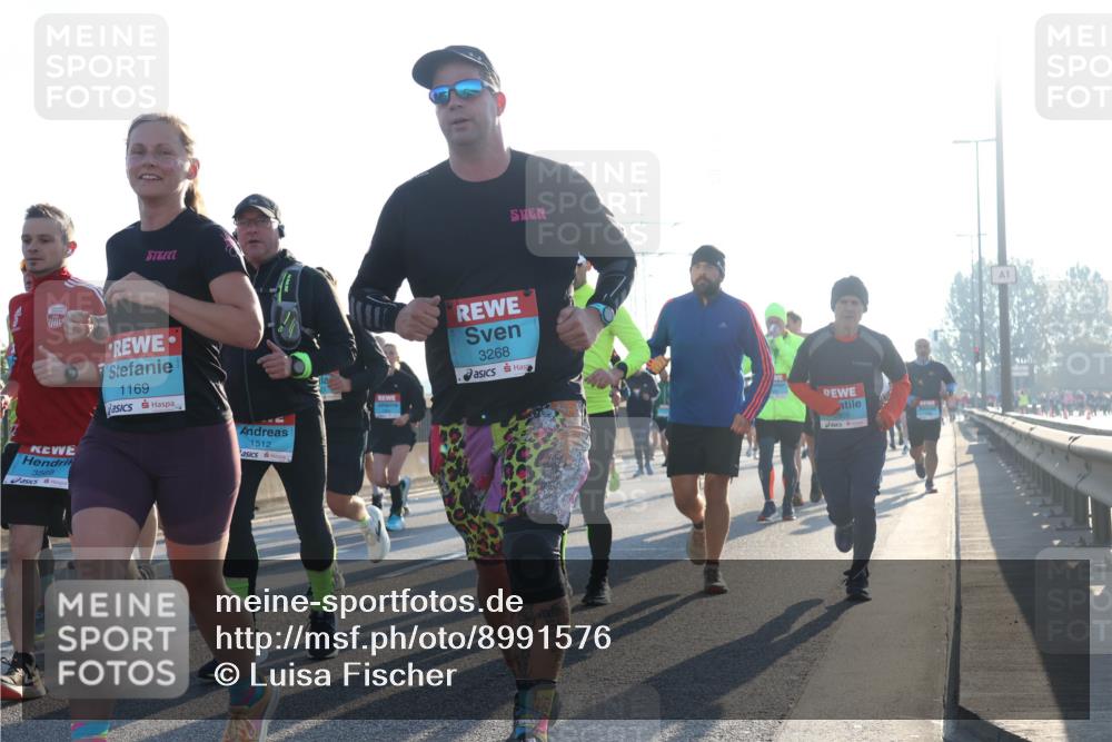 03.10.2025 - Köhlbrandbrückenlauf Luisa Fischer http://msf.ph/oto/8991576 03.10.2025 10:16:35 Position 3 3569, 1169, 1512, 3268, 1 meine-sportfotos.de