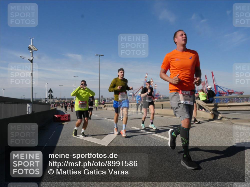 03.10.2025 - Köhlbrandbrückenlauf Matties Gatica Varas http://msf.ph/oto/8991586 03.10.2025 12:42:42 Position 2 4403 meine-sportfotos.de