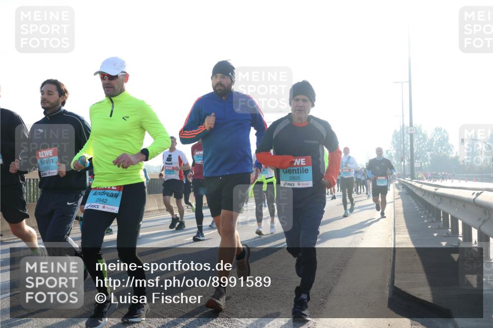 03.10.2025 - Köhlbrandbrückenlauf Luisa Fischer http://msf.ph/oto/8991589 03.10.2025 10:16:36 Position 3 2950, 2942, 2805 meine-sportfotos.de