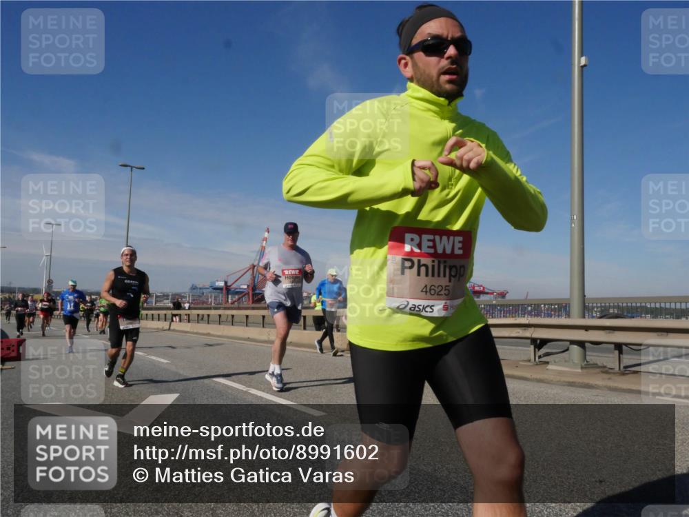 03.10.2025 - Köhlbrandbrückenlauf Matties Gatica Varas http://msf.ph/oto/8991602 03.10.2025 12:42:44 Position 2 4625 meine-sportfotos.de