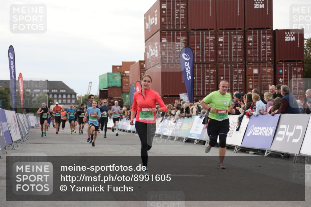 03.10.2025 - Köhlbrandbrückenlauf Yannick Fuchs http://msf.ph/oto/8991605 03.10.2025 16:02:54 Ziel 7099, 7277, 7278, 7386, 7673, 7923, 9023, 9511, 9619 meine-sportfotos.de