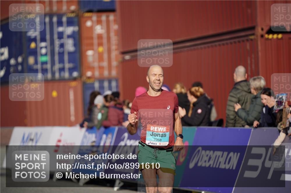 03.10.2025 - Köhlbrandbrückenlauf Michael Burmester http://msf.ph/oto/8991610 03.10.2025 09:48:16 Ziel 2968, 3209 meine-sportfotos.de