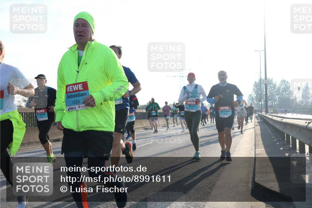 03.10.2025 - Köhlbrandbrückenlauf Luisa Fischer http://msf.ph/oto/8991611 03.10.2025 10:16:39 Position 3 1333, 1220, 1730, 1296 meine-sportfotos.de