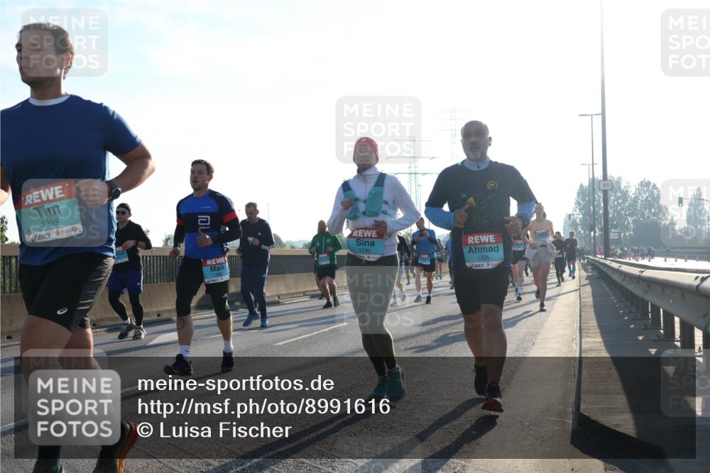 03.10.2025 - Köhlbrandbrückenlauf Luisa Fischer http://msf.ph/oto/8991616 03.10.2025 10:16:39 Position 3 1399, 1730, 1296 meine-sportfotos.de