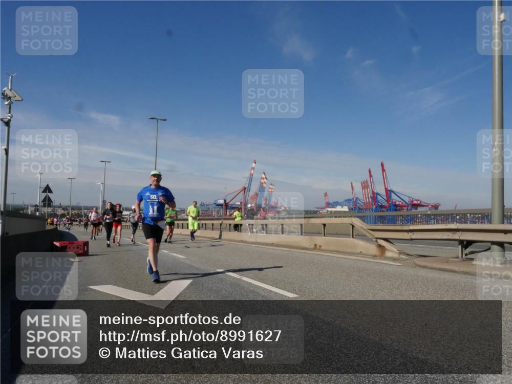 03.10.2025 - Köhlbrandbrückenlauf Matties Gatica Varas http://msf.ph/oto/8991627 03.10.2025 12:42:47 Position 2 50 meine-sportfotos.de