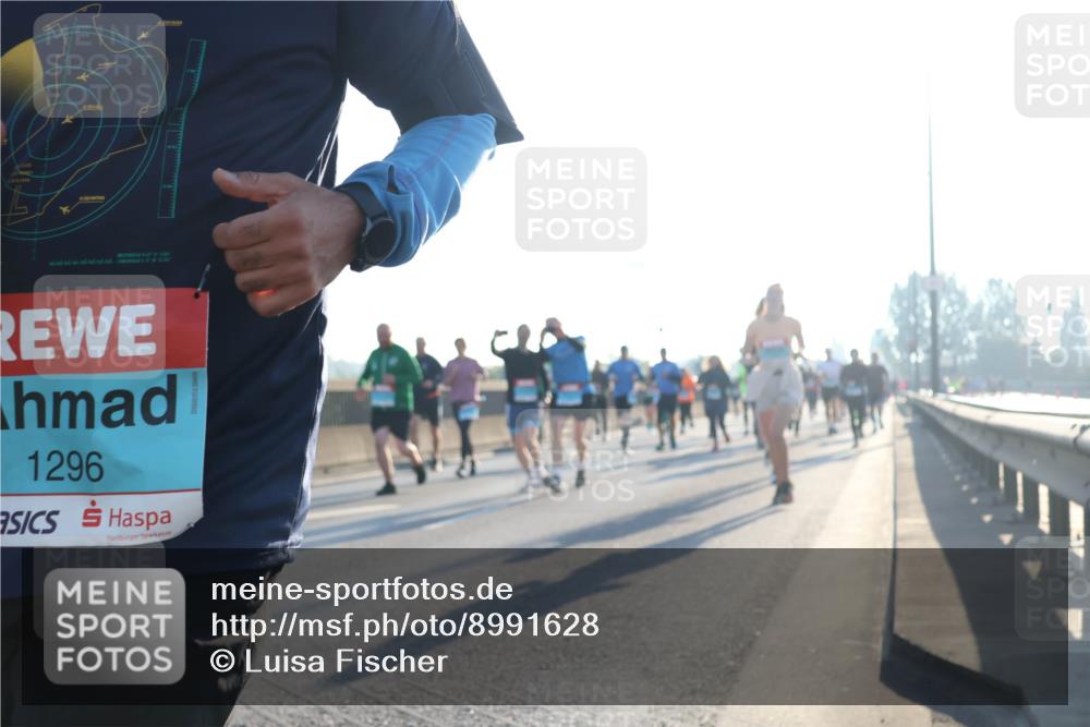 03.10.2025 - Köhlbrandbrückenlauf Luisa Fischer http://msf.ph/oto/8991628 03.10.2025 10:16:41 Position 3 1296 meine-sportfotos.de