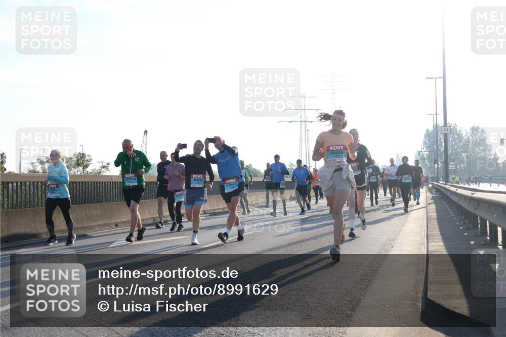 03.10.2025 - Köhlbrandbrückenlauf Luisa Fischer http://msf.ph/oto/8991629 03.10.2025 10:16:42 Position 3  meine-sportfotos.de