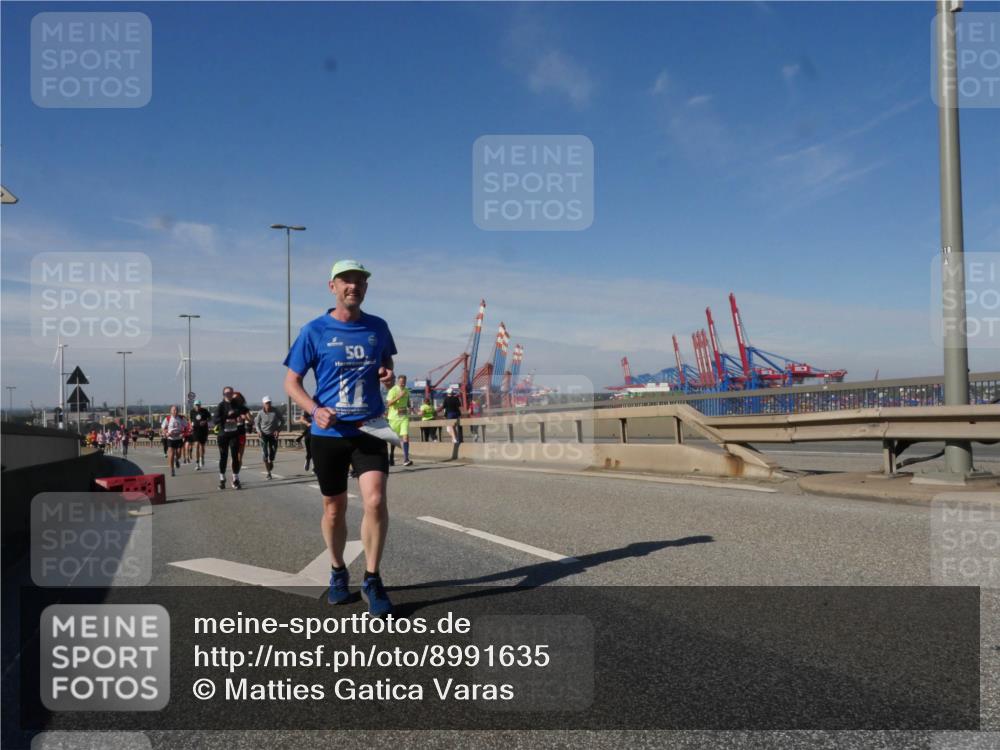 03.10.2025 - Köhlbrandbrückenlauf Matties Gatica Varas http://msf.ph/oto/8991635 03.10.2025 12:42:48 Position 2 50 meine-sportfotos.de