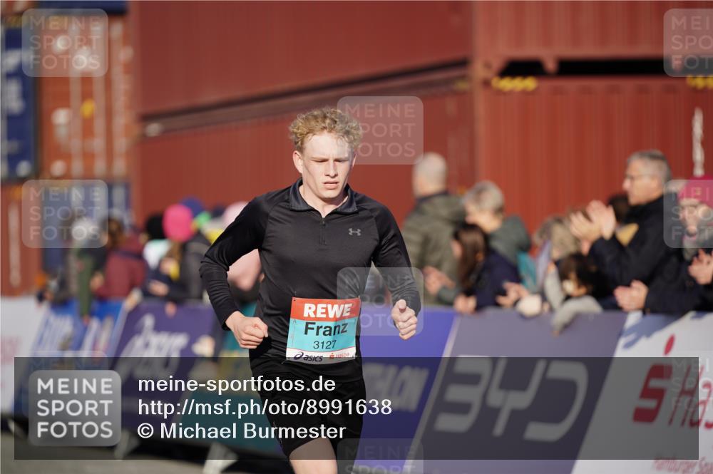 03.10.2025 - Köhlbrandbrückenlauf Michael Burmester http://msf.ph/oto/8991638 03.10.2025 09:48:44 Ziel 3127 meine-sportfotos.de