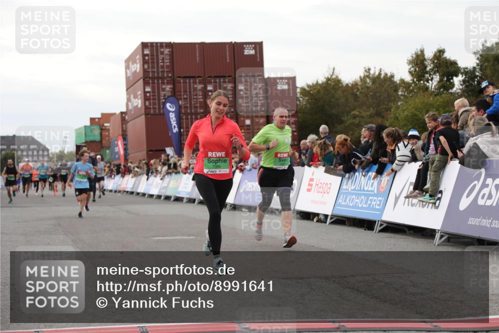 03.10.2025 - Köhlbrandbrückenlauf Yannick Fuchs http://msf.ph/oto/8991641 03.10.2025 16:02:55 Ziel 7278, 7386, 7673, 7923, 9023, 9619 meine-sportfotos.de