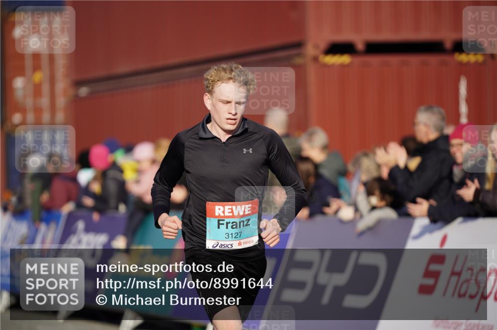 03.10.2025 - Köhlbrandbrückenlauf Michael Burmester http://msf.ph/oto/8991644 03.10.2025 09:48:44 Ziel 3127 meine-sportfotos.de