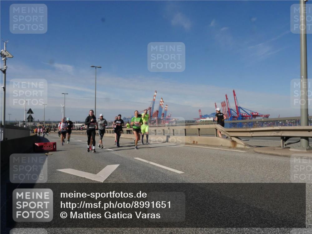 03.10.2025 - Köhlbrandbrückenlauf Matties Gatica Varas http://msf.ph/oto/8991651 03.10.2025 12:42:49 Position 2  meine-sportfotos.de