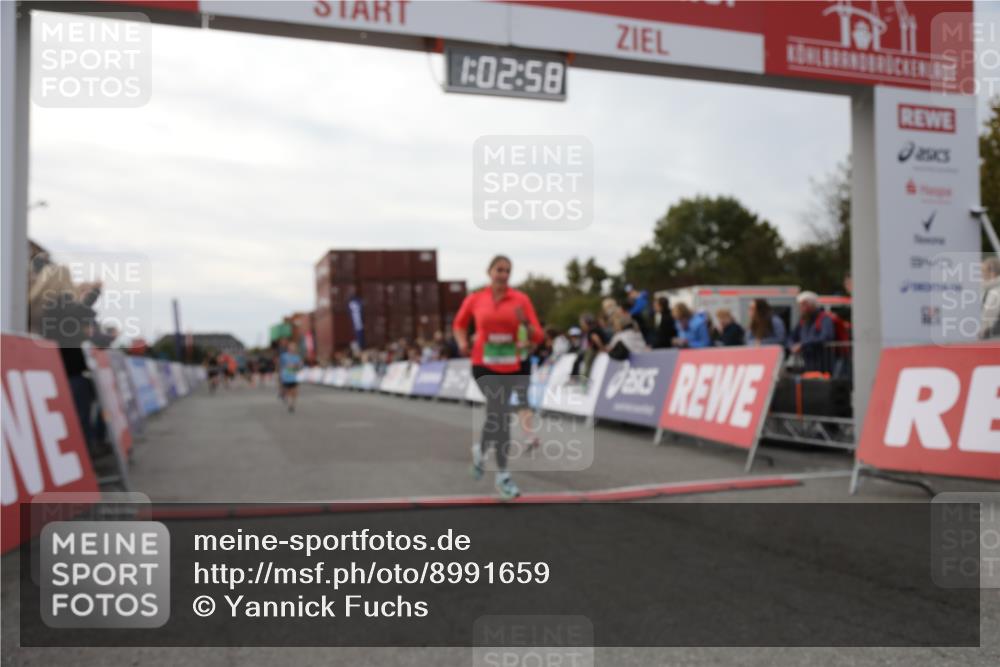 03.10.2025 - Köhlbrandbrückenlauf Yannick Fuchs http://msf.ph/oto/8991659 03.10.2025 16:02:56 Ziel 7125, 7278, 7386, 7673, 7923, 9023, 9619 meine-sportfotos.de