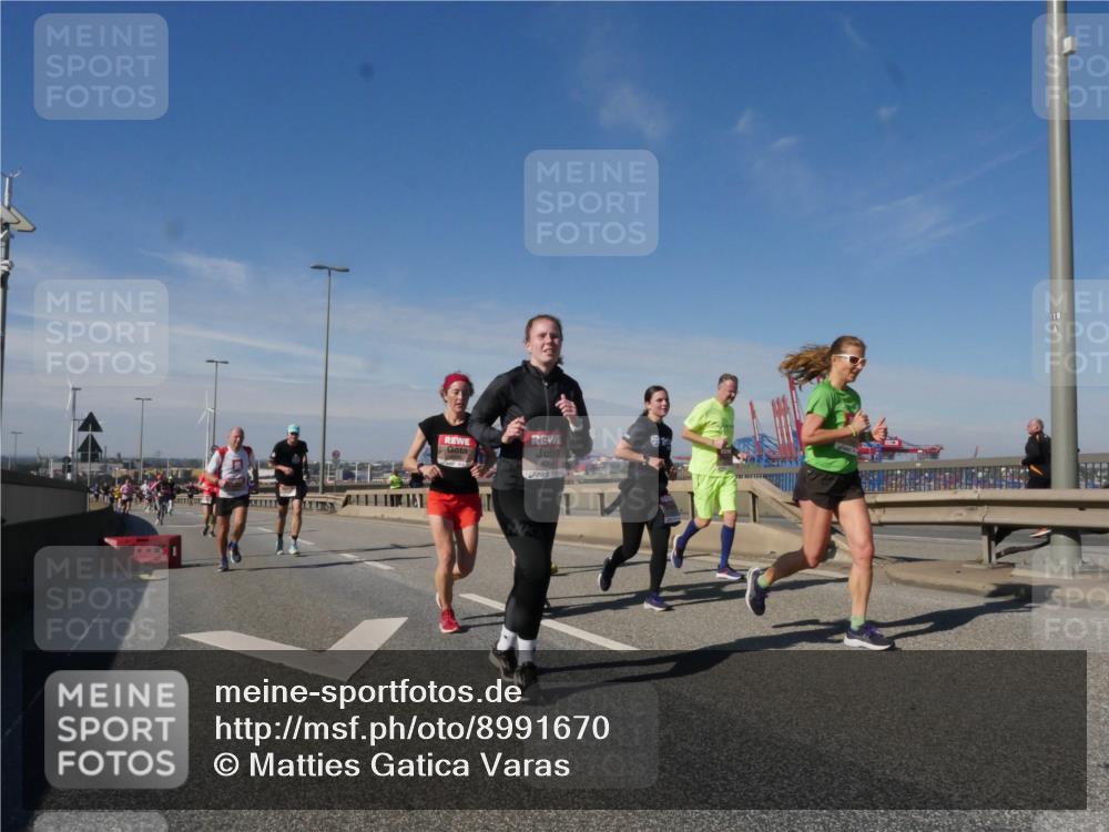 03.10.2025 - Köhlbrandbrückenlauf Matties Gatica Varas http://msf.ph/oto/8991670 03.10.2025 12:42:52 Position 2  meine-sportfotos.de
