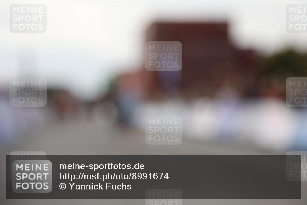 03.10.2025 - Köhlbrandbrückenlauf Yannick Fuchs http://msf.ph/oto/8991674 03.10.2025 16:02:57 Ziel 7125, 7278, 7386, 7673, 7923, 9023, 9294, 9619 meine-sportfotos.de
