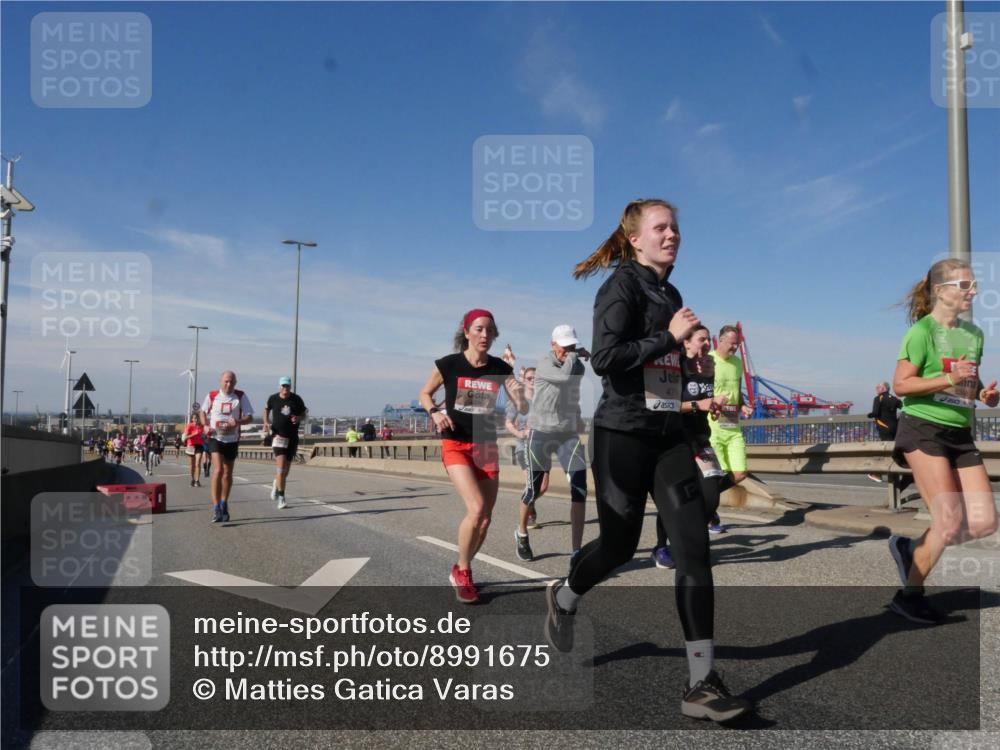 03.10.2025 - Köhlbrandbrückenlauf Matties Gatica Varas http://msf.ph/oto/8991675 03.10.2025 12:42:52 Position 2 47 meine-sportfotos.de