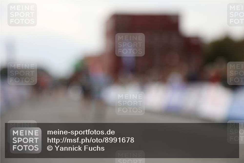 03.10.2025 - Köhlbrandbrückenlauf Yannick Fuchs http://msf.ph/oto/8991678 03.10.2025 16:02:57 Ziel 7125, 7278, 7386, 7673, 7923, 9023, 9294, 9619 meine-sportfotos.de