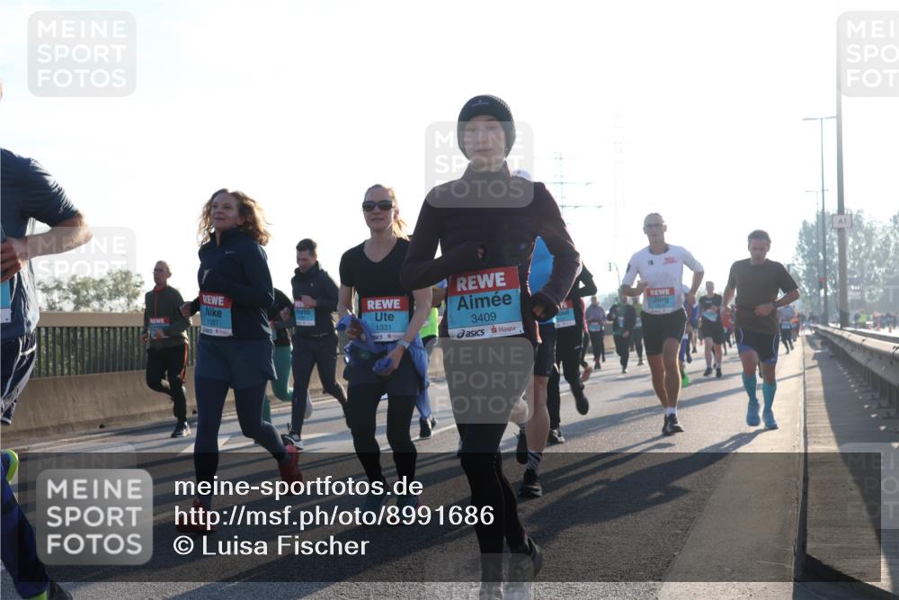 03.10.2025 - Köhlbrandbrückenlauf Luisa Fischer http://msf.ph/oto/8991686 03.10.2025 10:16:46 Position 3 1327, 1331, 3409 meine-sportfotos.de