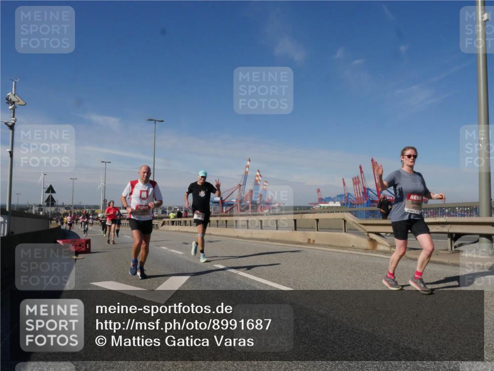 03.10.2025 - Köhlbrandbrückenlauf Matties Gatica Varas http://msf.ph/oto/8991687 03.10.2025 12:42:54 Position 2  meine-sportfotos.de