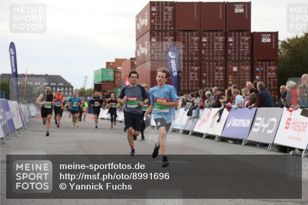 03.10.2025 - Köhlbrandbrückenlauf Yannick Fuchs http://msf.ph/oto/8991696 03.10.2025 16:02:58 Ziel 7125, 7278, 7386, 7673, 7923, 9023, 9294, 9569, 9570, 9619 meine-sportfotos.de