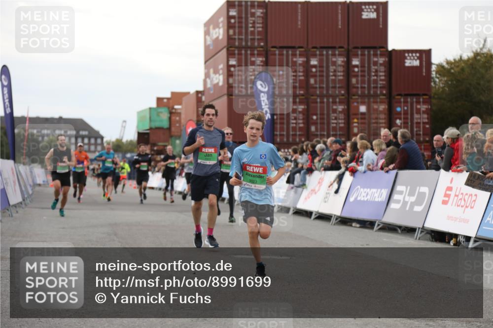 03.10.2025 - Köhlbrandbrückenlauf Yannick Fuchs http://msf.ph/oto/8991699 03.10.2025 16:02:58 Ziel 7125, 7278, 7386, 7673, 7923, 9023, 9294, 9569, 9570, 9619 meine-sportfotos.de