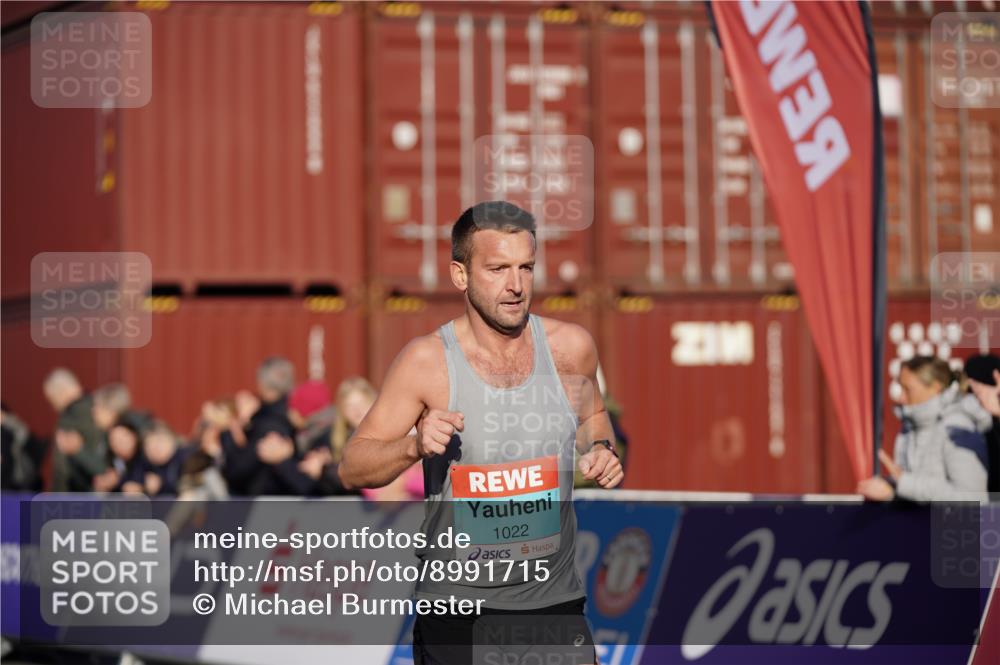 03.10.2025 - Köhlbrandbrückenlauf Michael Burmester http://msf.ph/oto/8991715 03.10.2025 09:49:23 Ziel 1022, 3203 meine-sportfotos.de